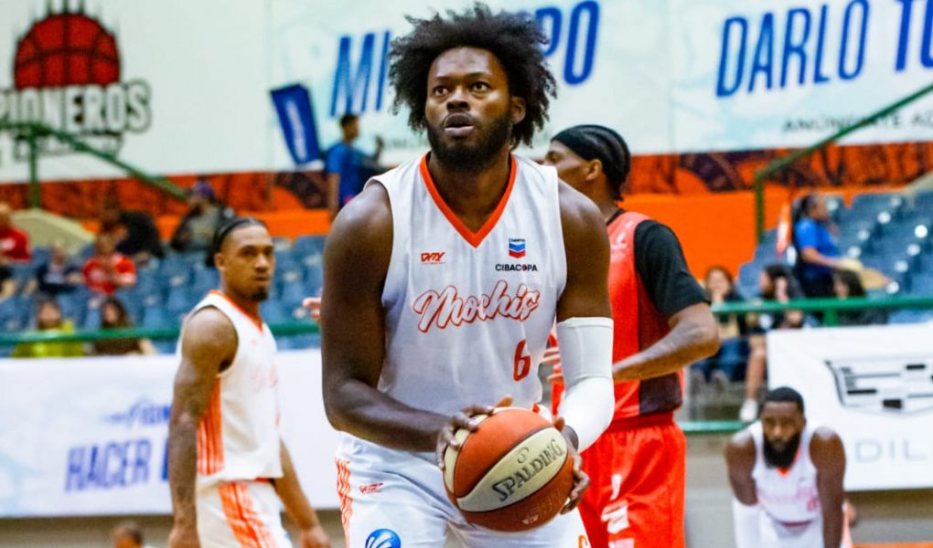 Jugador basquetbol Pioneros Los Mochis