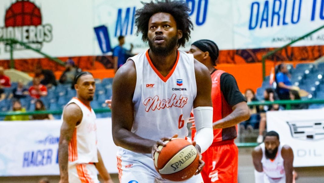 Jugador basquetbol Pioneros Los Mochis