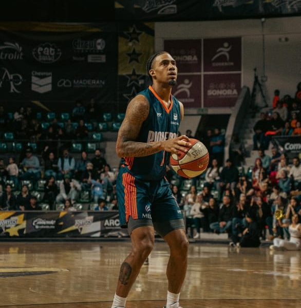 Judador basquetbol jared frame pioneros