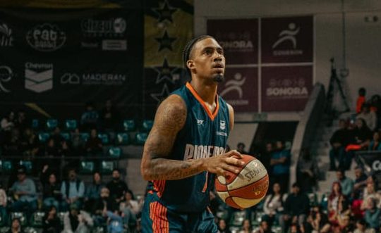 Judador basquetbol jared frame pioneros