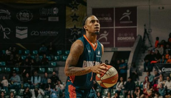 Judador basquetbol jared frame pioneros